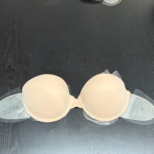 Strapless Adhesive Bra in Nude A Cup